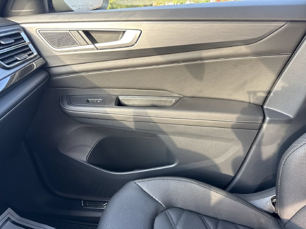 2026 Volkswagen Atlas Cross Sport SE w/Technology