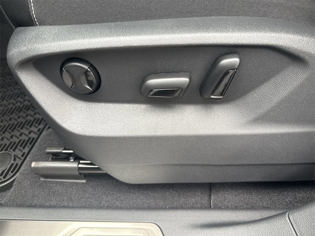 2026 Volkswagen Atlas 2.0T SE w/ Technology