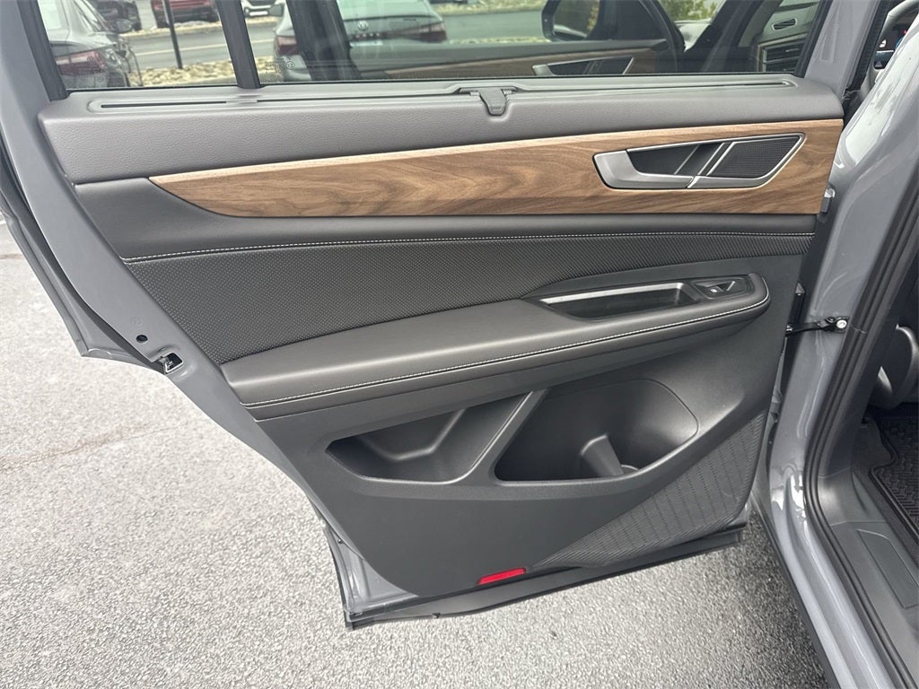 2026 Volkswagen Atlas 2.0T SE w/ Technology