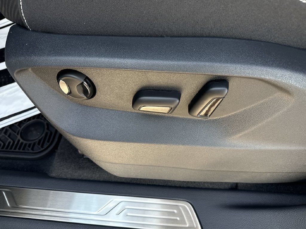 2026 Volkswagen Atlas Cross Sport SE w/Technology