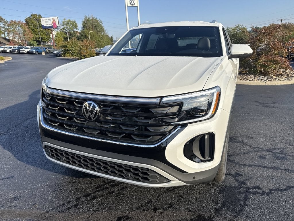 2026 Volkswagen Atlas Cross Sport SE w/Technology