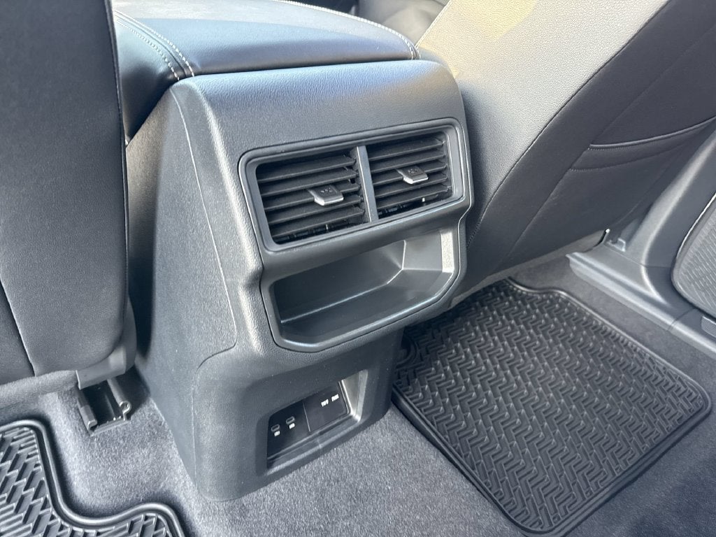 2026 Volkswagen Atlas Cross Sport SE w/Technology