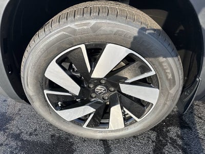 2026 Volkswagen Atlas Cross Sport SE w/Technology