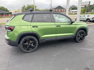 2025 Volkswagen Taos 1.5T SE Black