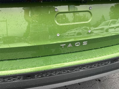 2025 Volkswagen Taos 1.5T SE Black