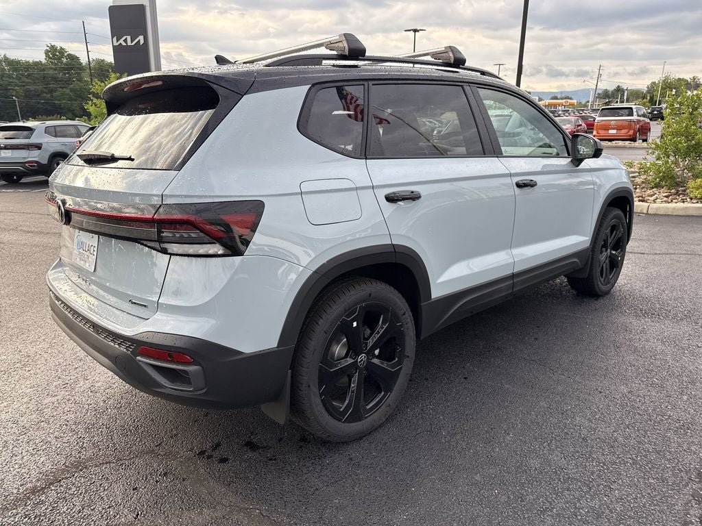 2026 Volkswagen Taos 1.5T SE Black