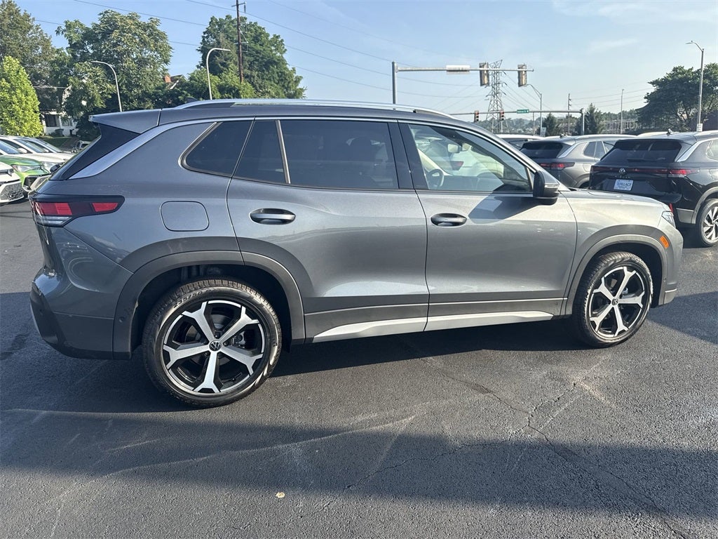 2025 Volkswagen Tiguan 2.0T SE