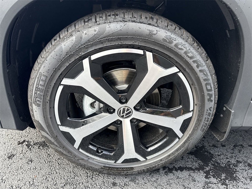 2025 Volkswagen Tiguan 2.0T SE