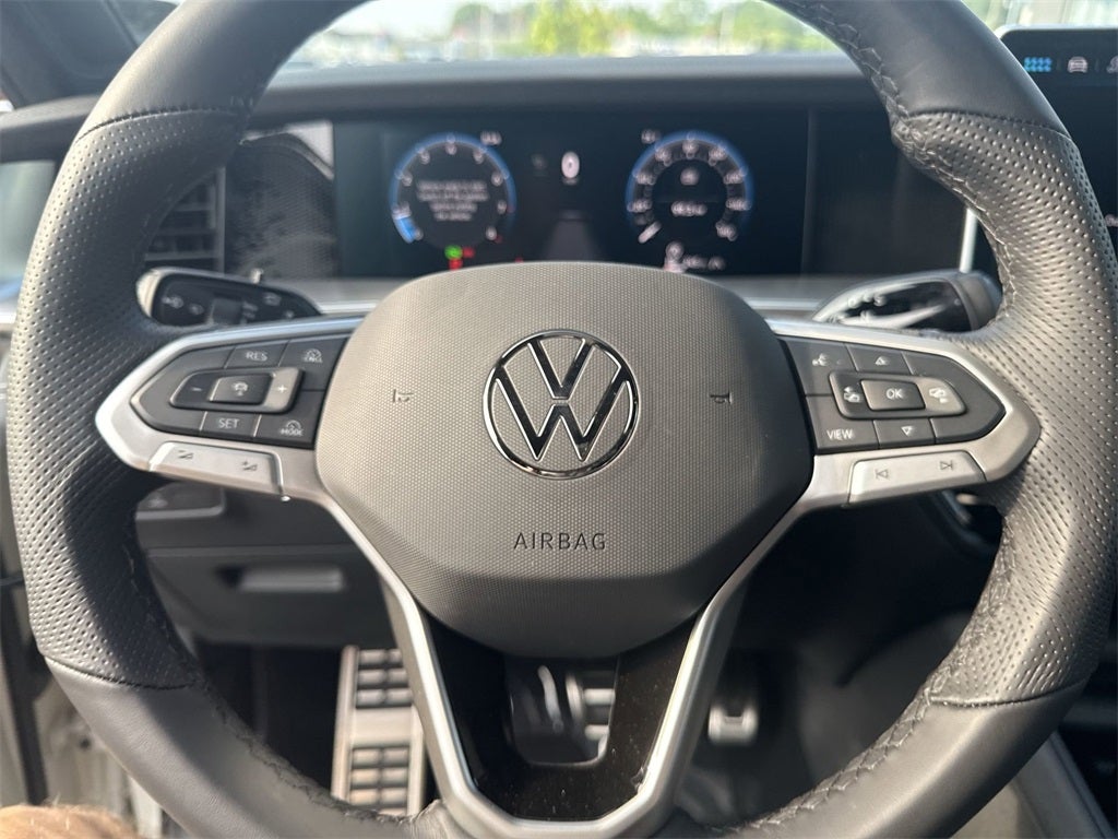 2025 Volkswagen Tiguan 2.0T SE R-Line Black