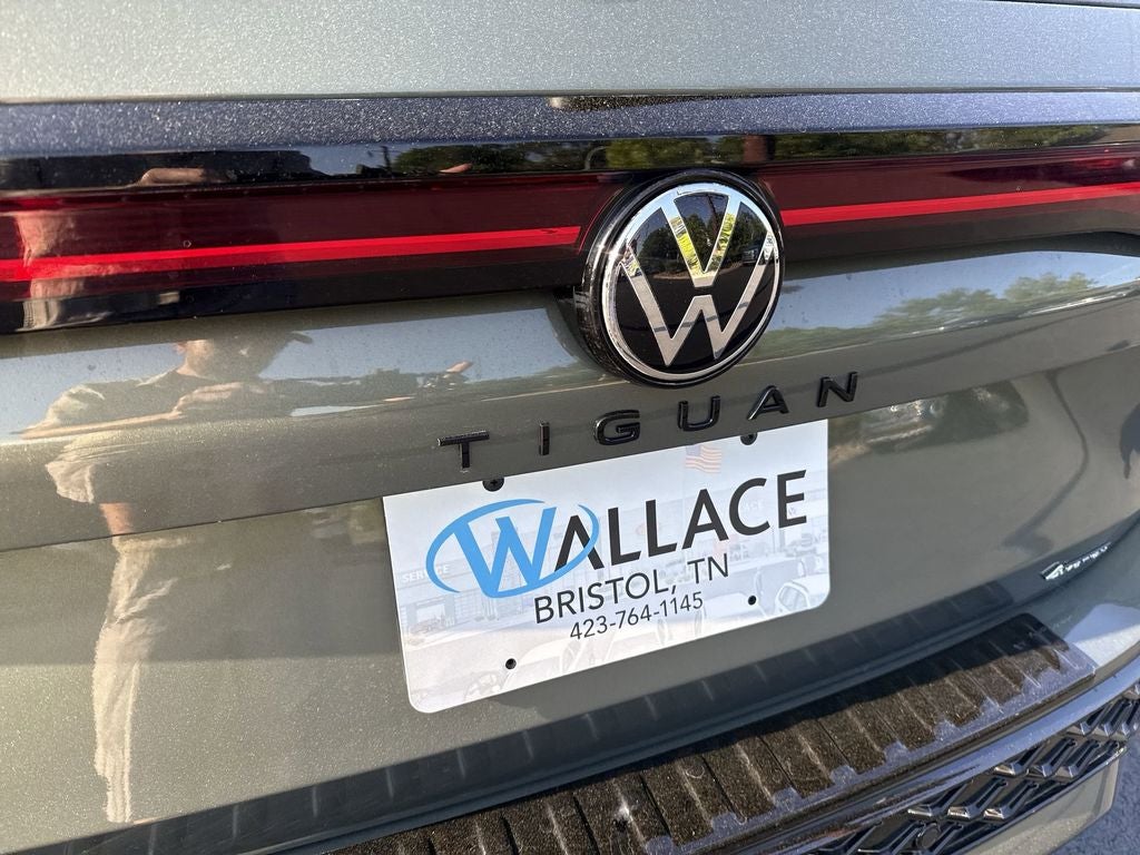 2026 Volkswagen Tiguan 2.0T SE R-Line Black