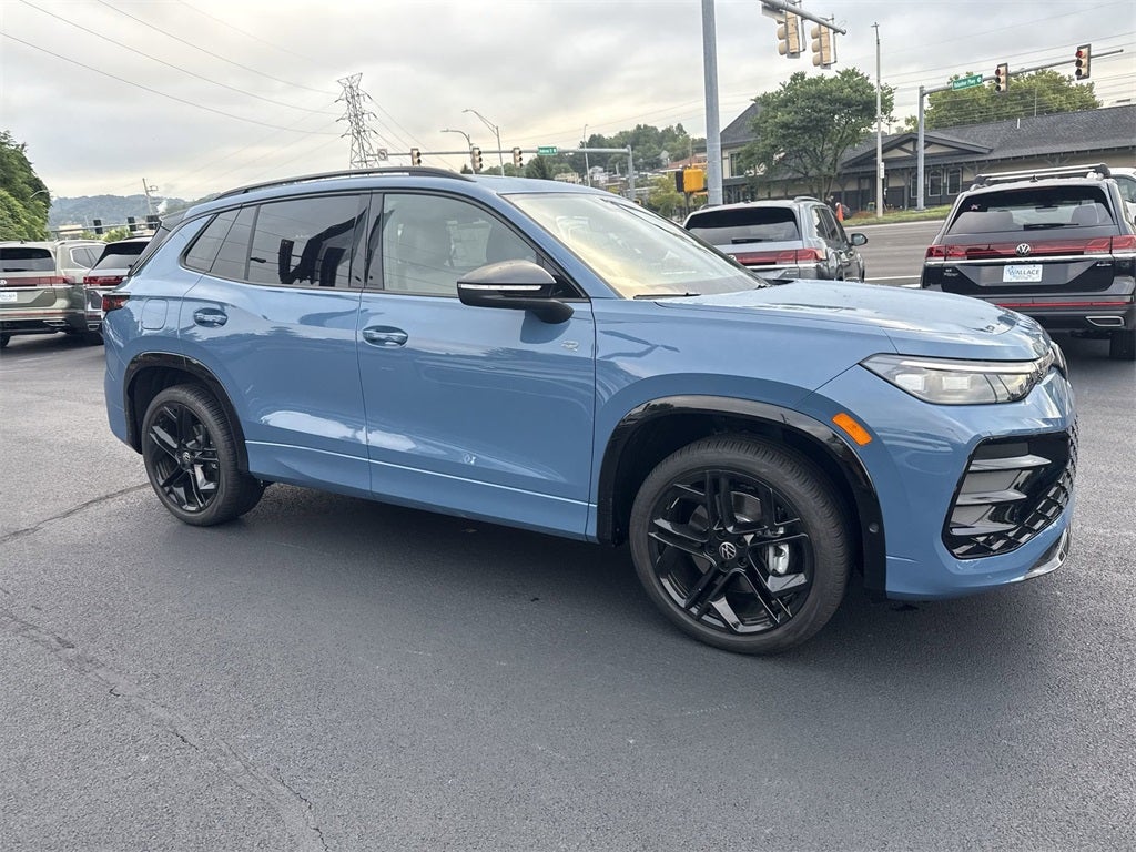 2025 Volkswagen Tiguan 2.0T SE R-Line Black