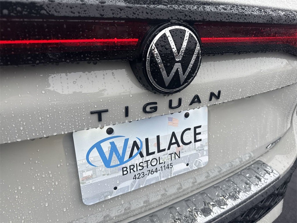 2026 Volkswagen Tiguan 2.0T SE R-Line Black