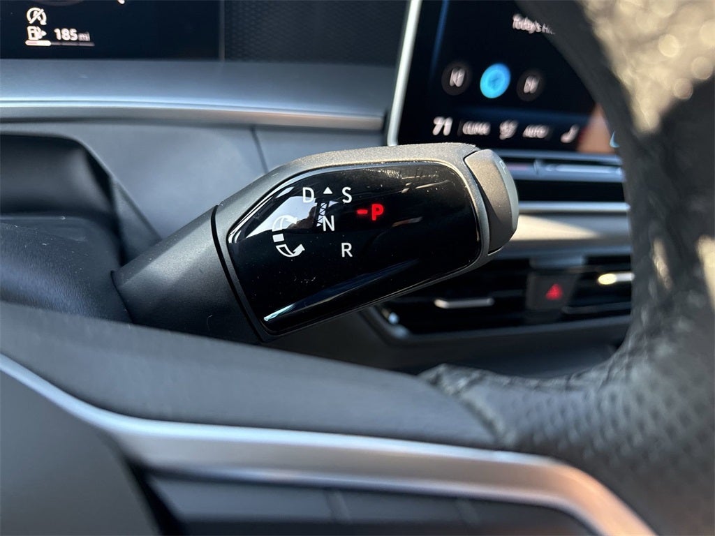 2025 Volkswagen Tiguan 2.0T SE R-Line Black