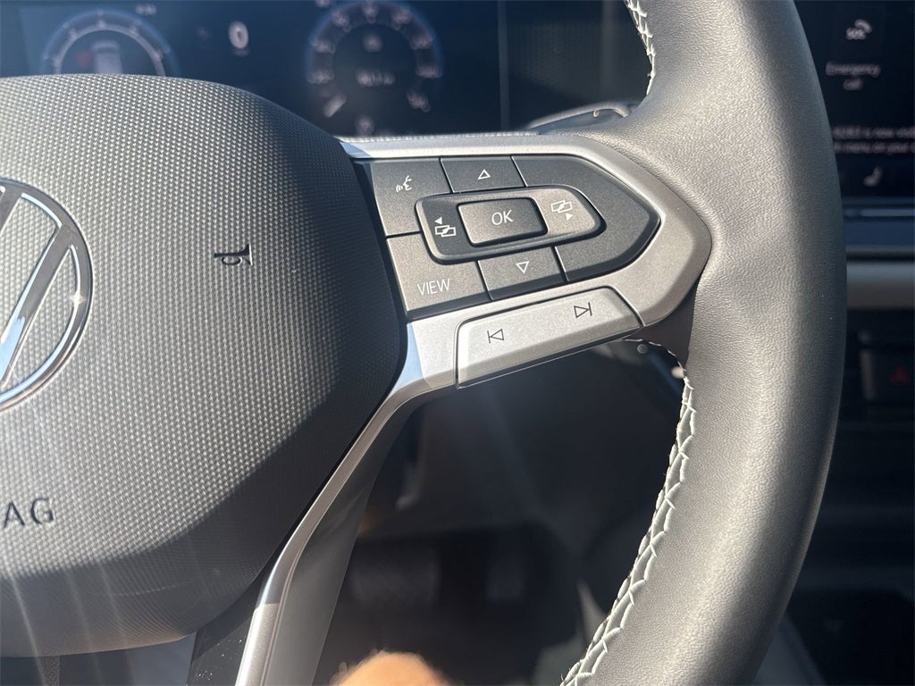 2025 Volkswagen Tiguan 2.0T SE