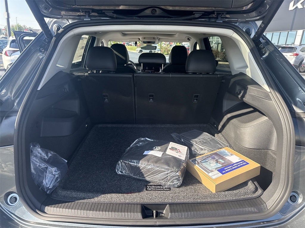 2025 Volkswagen Tiguan 2.0T SE