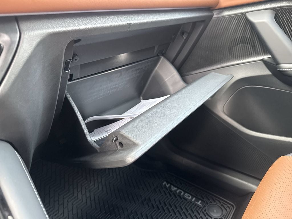 2026 Volkswagen Tiguan 2.0T SEL R-Line