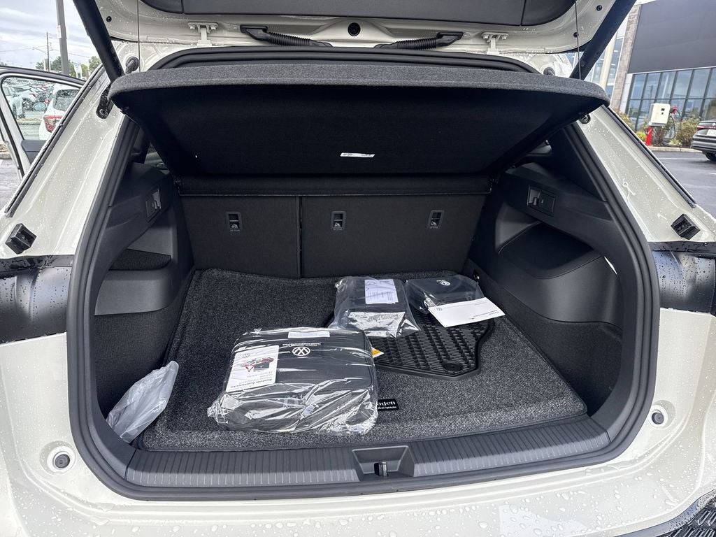 2026 Volkswagen Tiguan 2.0T SEL R-Line