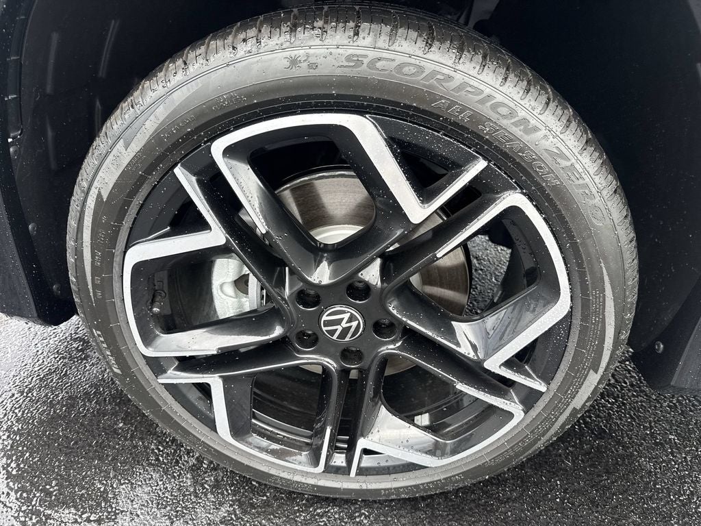 2026 Volkswagen Tiguan 2.0T SEL R-Line
