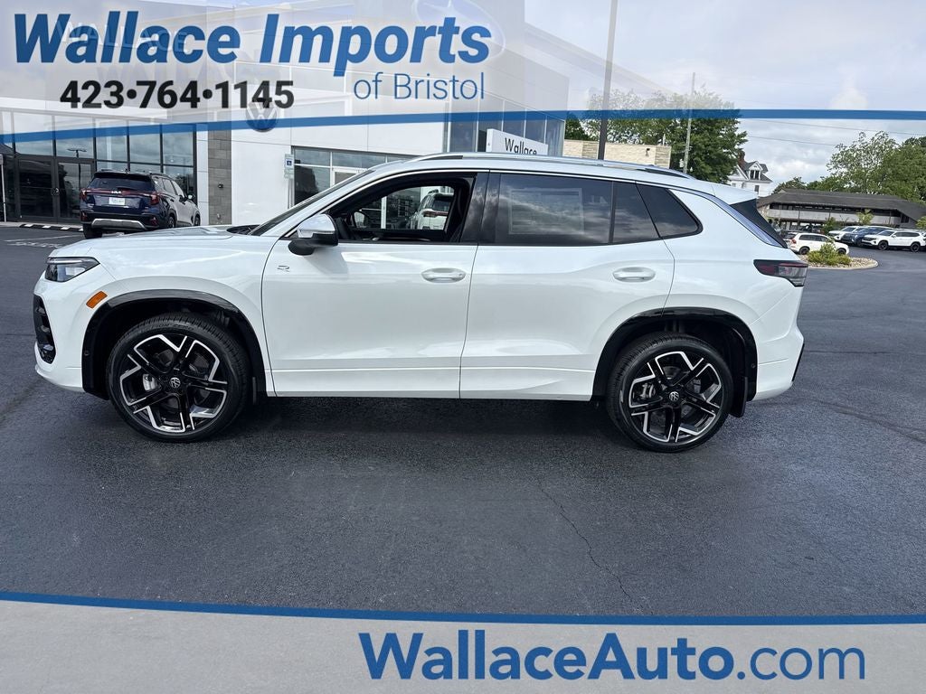 2026 Volkswagen Tiguan 2.0T SEL R-Line Turbo 4Motion's photo
