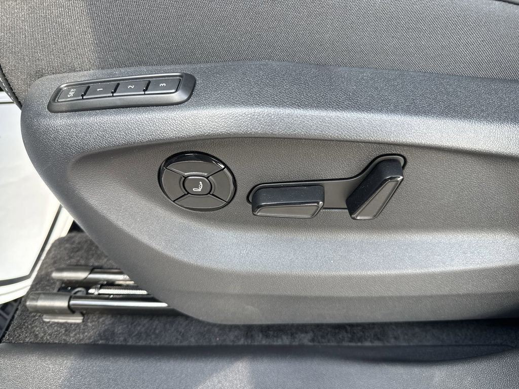 2026 Volkswagen Tiguan 2.0T SEL