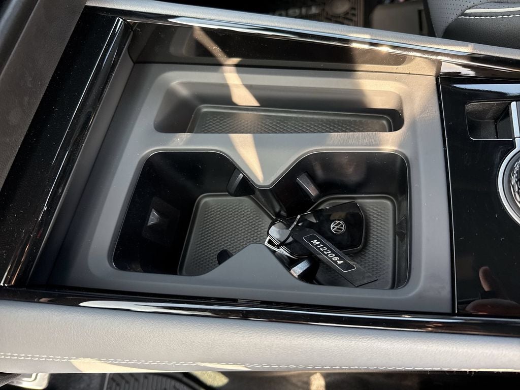 2026 Volkswagen Tiguan 2.0T SEL R-Line Turbo